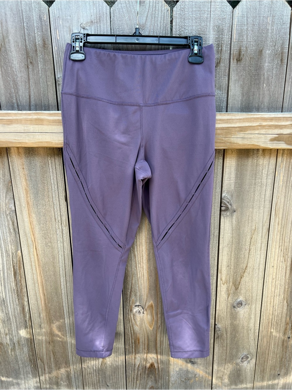 Yogalicious Women's Leggings Size M Purple Laser Cut Vent Detail